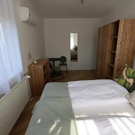 Natali Apartmanhaz Eger Extérieur photo
