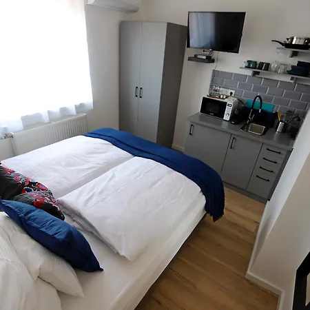 Natali Apartmanhaz Eger Extérieur photo