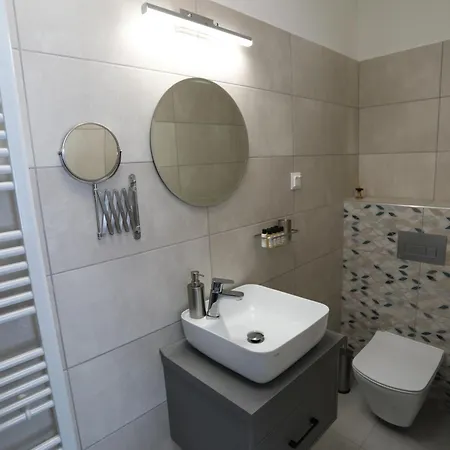 Natali Apartmanhaz Eger Extérieur photo